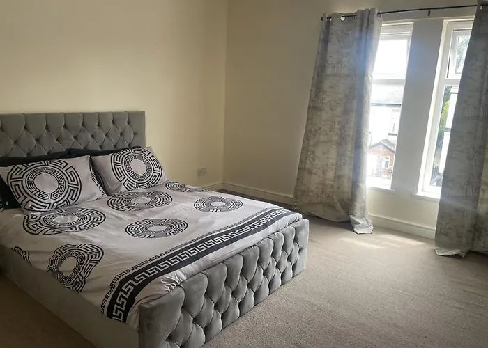 Stylish 1-Bed Apt - Sleeps 4 - Parking - Wifi