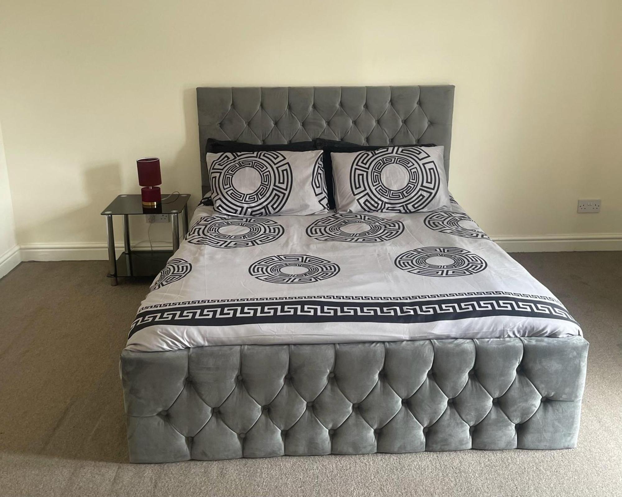Stylish 1-bed - Sleeps 4 - Parking - Wifi Manchester