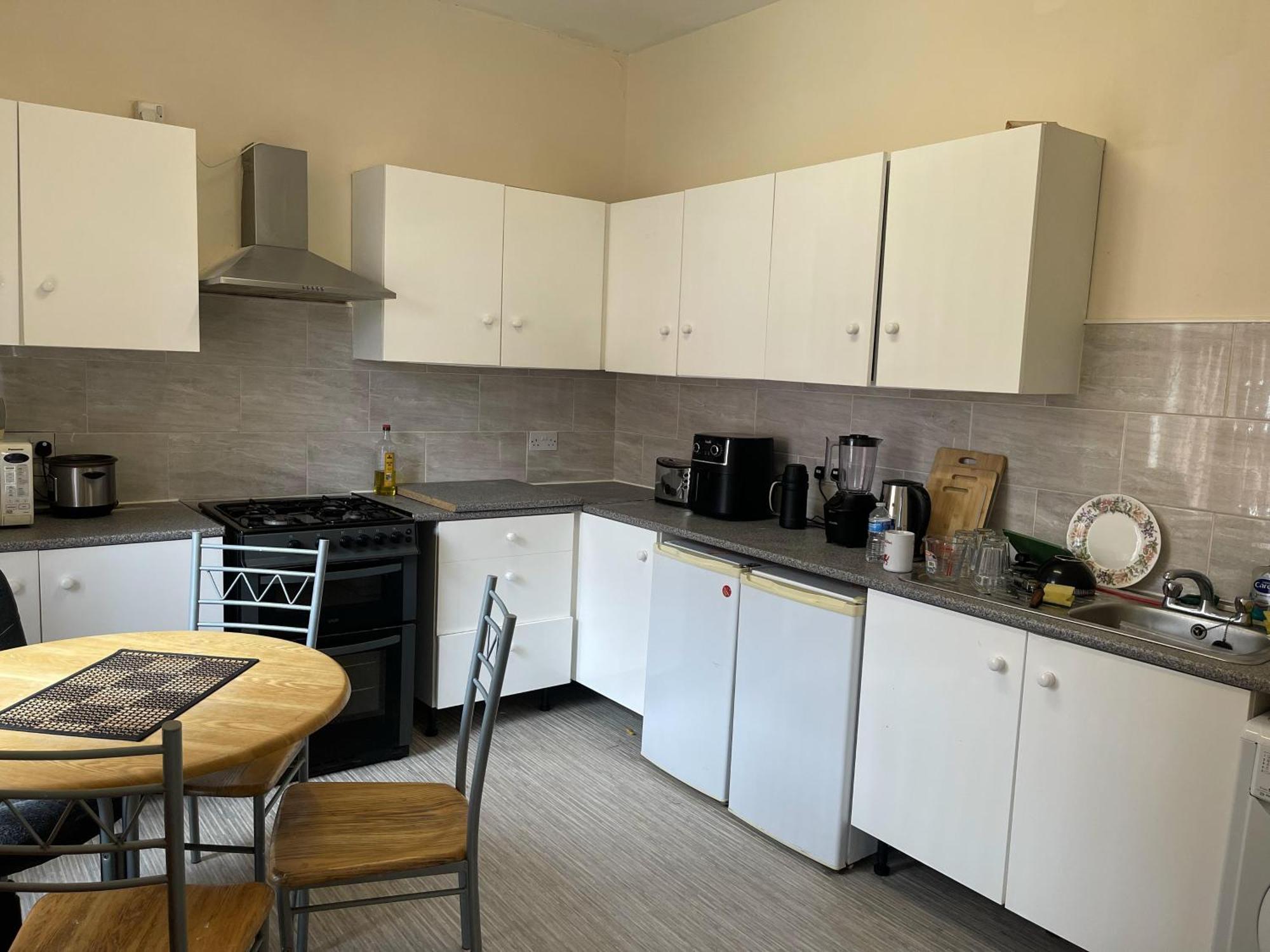 Stylish 1-bed - Sleeps 4 - Parking - Wifi *