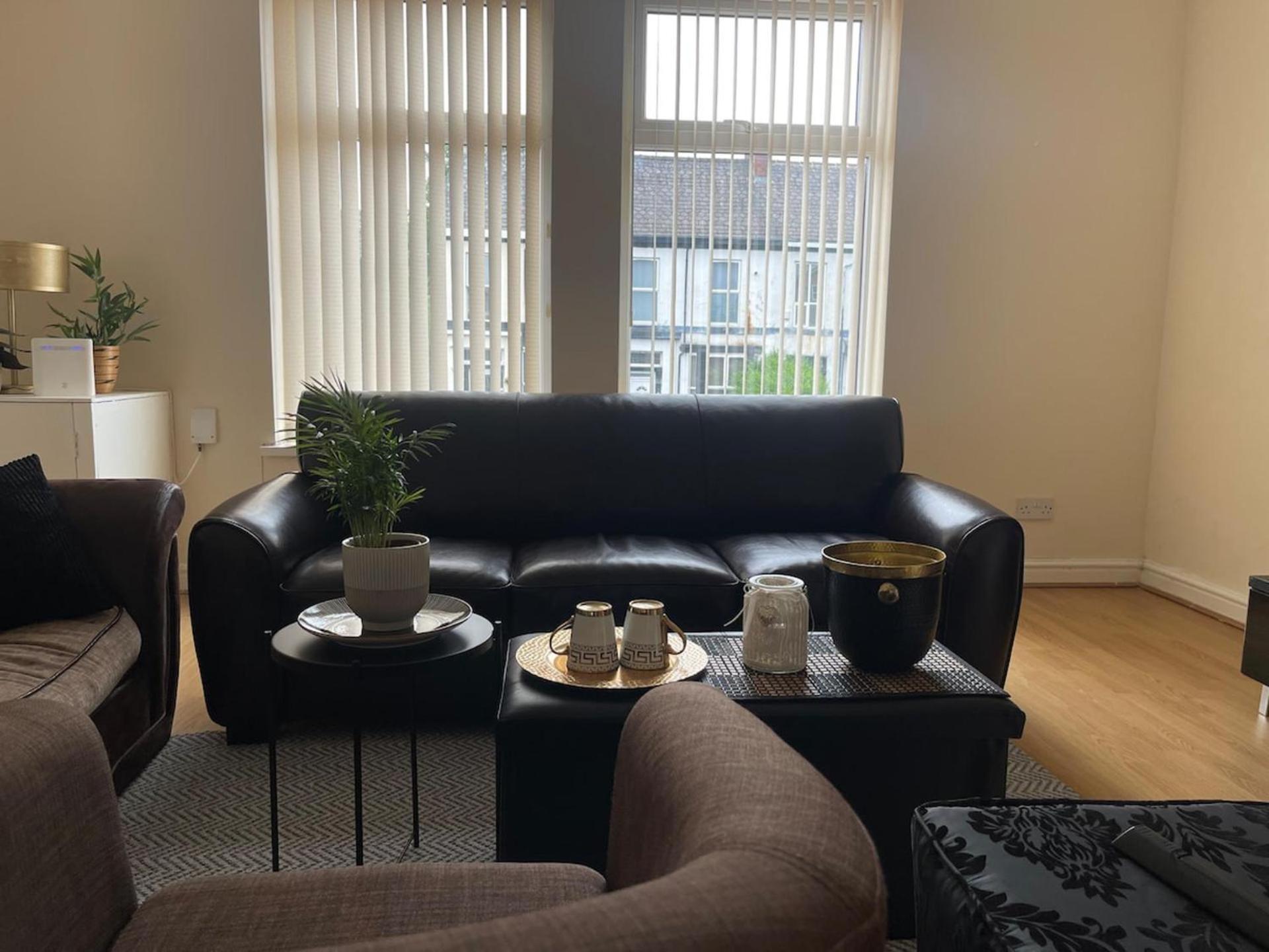 Stylish 1-bed - Sleeps 4 - Parking - Wifi *