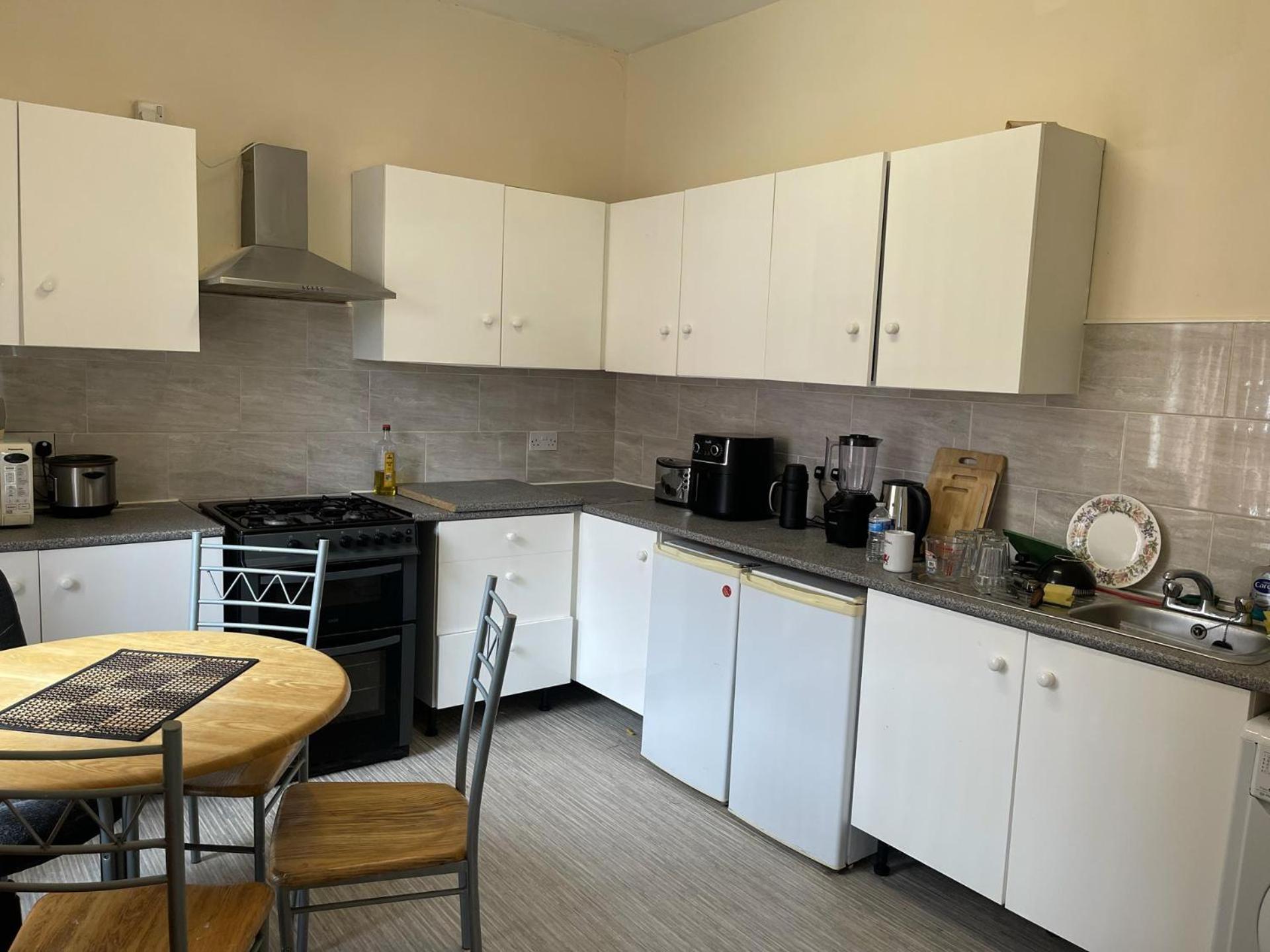 Stylish 1-bed - Sleeps 4 - Parking - Wifi Manchester